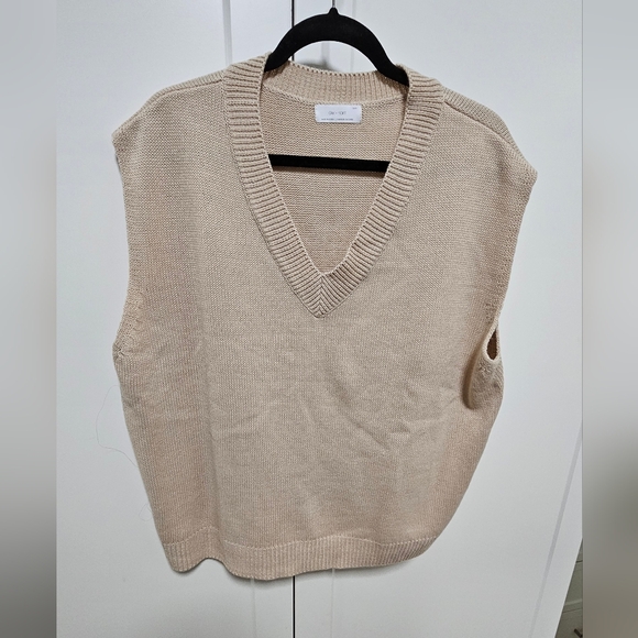 Oak + Fort Vest - Picture 1 of 5